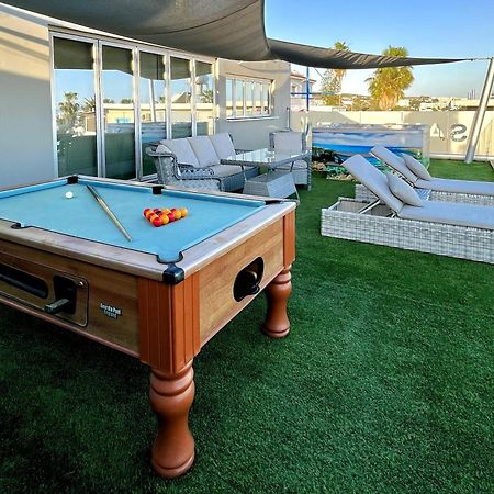 Sant Central Deluxe Apartments アヤナパ エクステリア 写真
